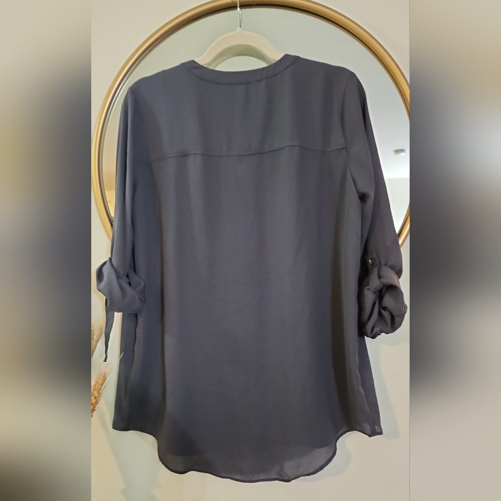 🕶Women's Popover Blouse.🕶 - Picture 4 of 7